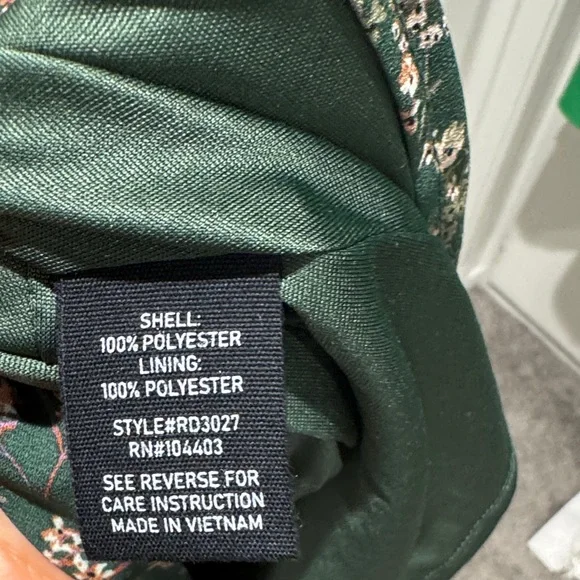 AUGUST SKY
Floral Long Sleeve
Midi Dress - Picture 8 of 8